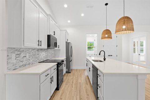 Casa en venta en Palm Bay, Florida, 3 dormitorios, 177.44 m2 № 1993324 - foto 14