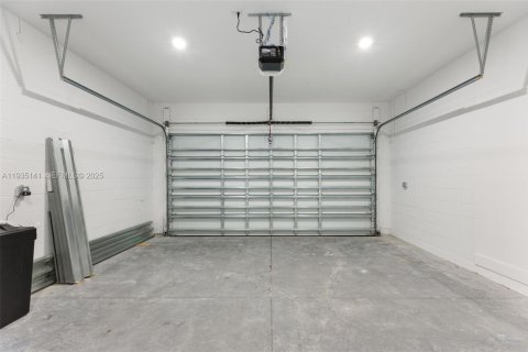 Casa en venta en Palm Bay, Florida, 3 dormitorios, 177.44 m2 № 1993324 - foto 24