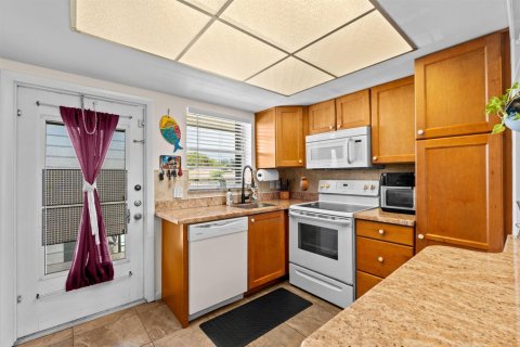 Condo in Boynton Beach, Florida, 1 bedroom № 2241644