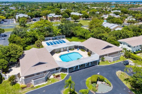 Condo in Boynton Beach, Florida, 1 bedroom № 2241644 - photo 17