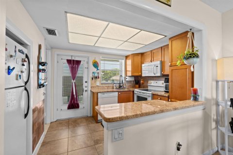 Condo in Boynton Beach, Florida, 1 bedroom № 2241644 - photo 21