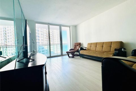 Condo in Hollywood, Florida, 2 bedrooms  № 1860010 - photo 8