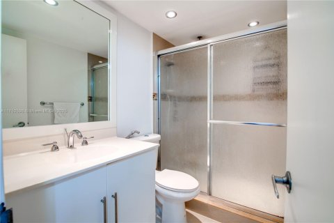 Condo in Hollywood, Florida, 2 bedrooms  № 1860010 - photo 24