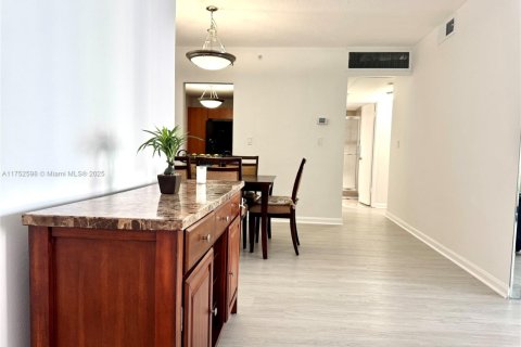 Condo in Hollywood, Florida, 2 bedrooms  № 1860010 - photo 5