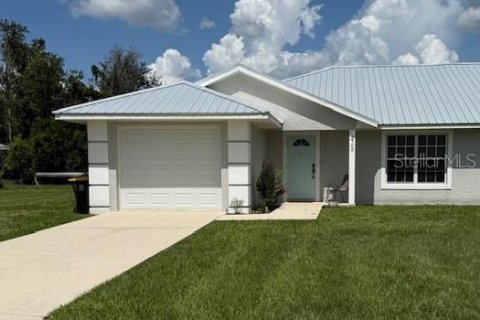 Duplex in Sebring, Florida 2 bedrooms, 113.9 sq.m. № 1851864 - photo 1