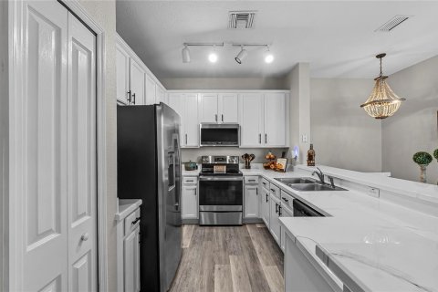 Adosado en venta en Lakeland, Florida, 3 dormitorios, 170.2 m2 № 1832762 - foto 5