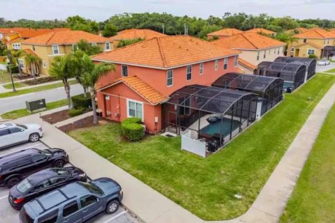 Adosado en venta en Kissimmee, Florida, 4 dormitorios, 177.16 m2 № 2098471 - foto 2