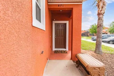 Adosado en Kissimmee, Florida 4 dormitorios, 177.16 m2 № 2098471