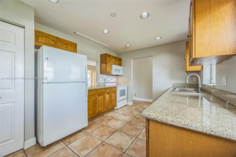 House in Lauderhill, Florida 3 bedrooms, 143.81 sq.m. № 1802480 - photo 9