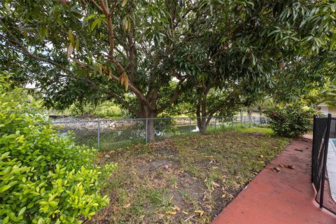 House in Lauderhill, Florida 3 bedrooms, 143.81 sq.m. № 1802480 - photo 26