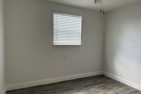 Apartment in Saint Petersburg, Florida 2 bedrooms, 52.68 sq.m. № 2234451 - photo 4