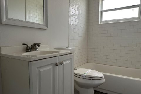 Apartment in Saint Petersburg, Florida 2 bedrooms, 52.68 sq.m. № 2234451 - photo 7