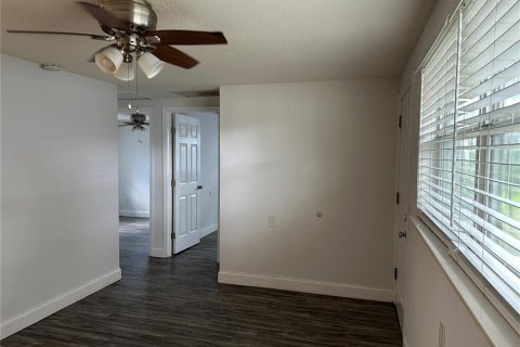Apartment in Saint Petersburg, Florida 2 bedrooms, 52.68 sq.m. № 2234451 - photo 6