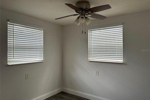 Apartment in Saint Petersburg, Florida 2 bedrooms, 52.68 sq.m. № 2234451 - photo 5