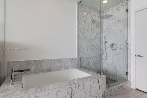 Copropriété à vendre à Miami, Floride: 1 chambre, 99.87 m2 № 1700826 - photo 14
