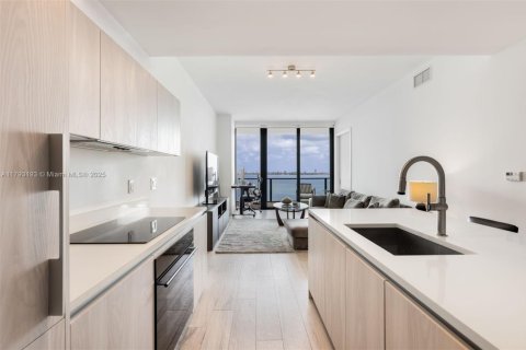 Copropriété à vendre à Miami, Floride: 1 chambre, 99.87 m2 № 1700826 - photo 2