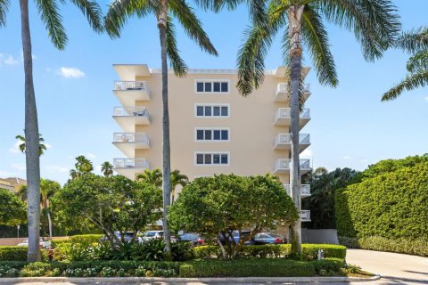 Condo in Palm Beach, Florida, 2 bedrooms  № 2187306 - photo 16