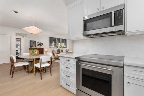 Condo in Palm Beach, Florida, 2 bedrooms  № 2187306 - photo 8