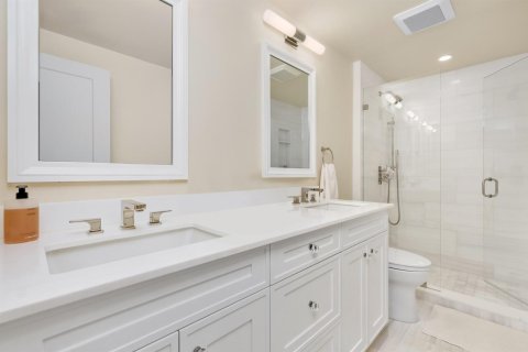 Condo in Palm Beach, Florida, 2 bedrooms  № 2187306 - photo 11