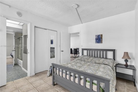 Condo in Fort Lauderdale, Florida, 2 bedrooms  № 2002969 - photo 22