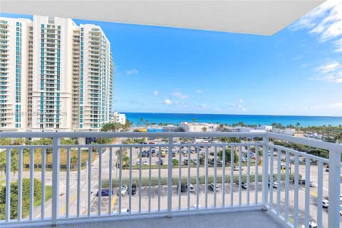 Condo in Fort Lauderdale, Florida, 2 bedrooms  № 2002969 - photo 29