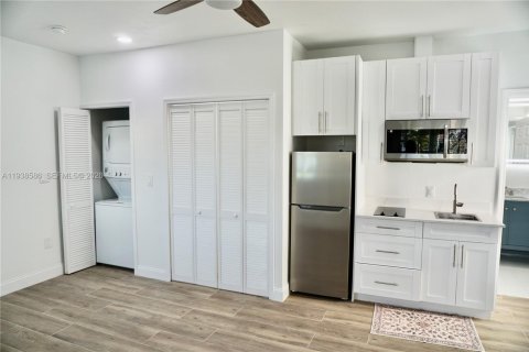 Immobilier commercial à louer à Miami, Floride: 37.16 m2 № 1996300 - photo 7