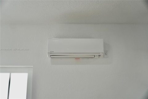 Immobilier commercial à louer à Miami, Floride: 37.16 m2 № 1996300 - photo 16