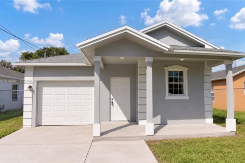 House in Boynton Beach, Florida 3 bedrooms, 115.2 sq.m. № 2420751