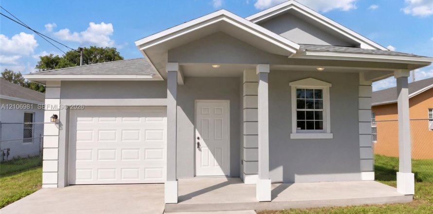 House in Boynton Beach, Florida 3 bedrooms, 115.2 sq.m. № 2420751