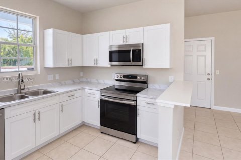 House in Boynton Beach, Florida 3 bedrooms, 115.2 sq.m. № 2420751 - photo 3