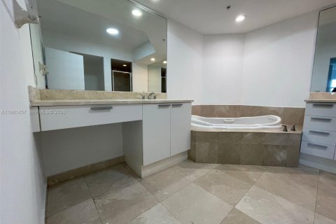 Купить кондоминиум в Норт-Майами, Флорида 3 спальни, 221.57м2, № 2043346 - фото 17