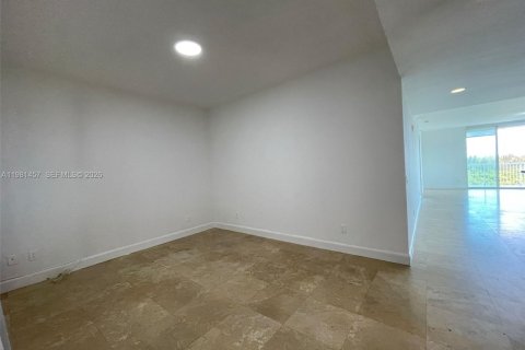 Купить кондоминиум в Норт-Майами, Флорида 3 спальни, 221.57м2, № 2043346 - фото 13