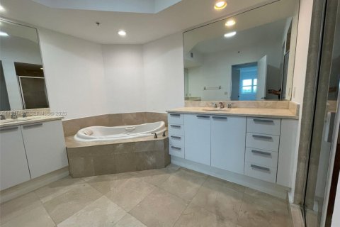 Купить кондоминиум в Норт-Майами, Флорида 3 спальни, 221.57м2, № 2043346 - фото 20