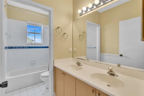 Villa ou maison à vendre à Pembroke Pines, Floride: 5 chambres, 231.05 m2 № 2409065 - photo 22