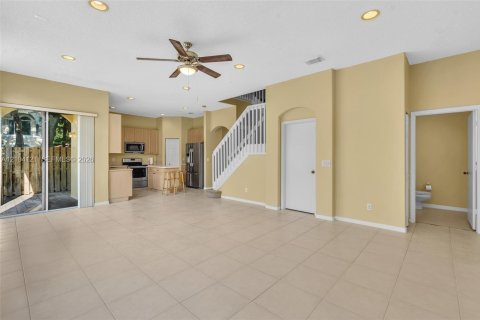 Villa ou maison à vendre à Pembroke Pines, Floride: 5 chambres, 231.05 m2 № 2409065 - photo 11