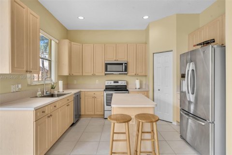 Villa ou maison à vendre à Pembroke Pines, Floride: 5 chambres, 231.05 m2 № 2409065 - photo 8