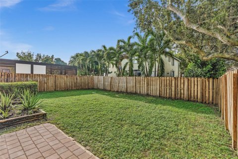Villa ou maison à vendre à Pembroke Pines, Floride: 5 chambres, 231.05 m2 № 2409065 - photo 5