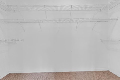 Villa ou maison à vendre à Pembroke Pines, Floride: 5 chambres, 231.05 m2 № 2409065 - photo 20