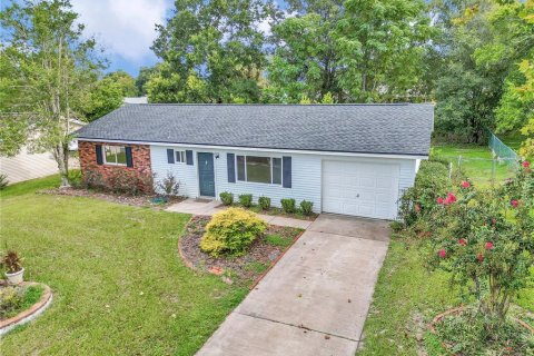 House in Ocala, Florida 2 bedrooms, 96.62 sq.m. № 1904310 - photo 3