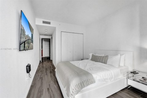 Condo in Miami, Florida, 3 bedrooms  № 1988097 - photo 22