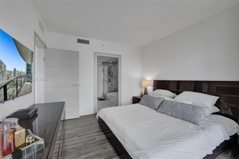 Condo in Miami, Florida, 3 bedrooms  № 1988097 - photo 17