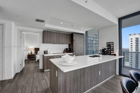 Condo in Miami, Florida, 3 bedrooms  № 1988097 - photo 6
