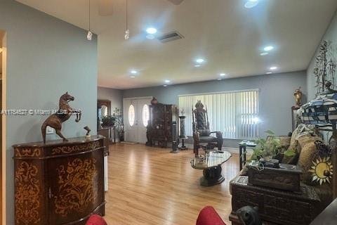 House in Tamarac, Florida 2 bedrooms, 157.93 sq.m. № 1958462 - photo 9