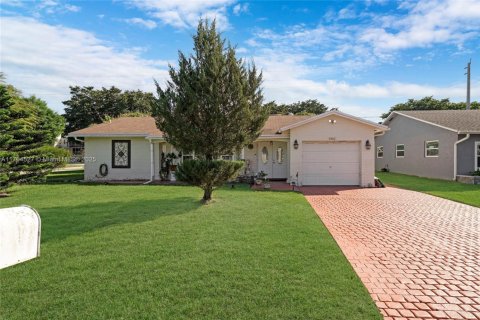 House in Tamarac, Florida 2 bedrooms, 157.93 sq.m. № 1958462 - photo 30