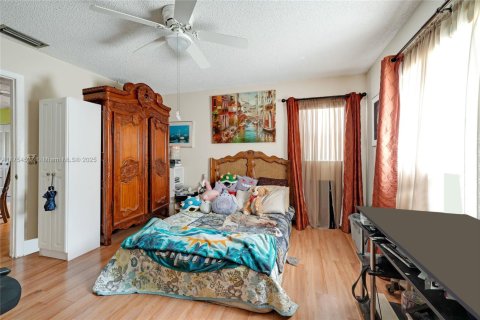 House in Tamarac, Florida 2 bedrooms, 157.93 sq.m. № 1958462 - photo 23