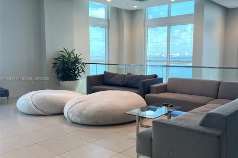 Condominio en alquiler en Miami, Florida, 1 dormitorio, 61.59 m2 № 1993684 - foto 7