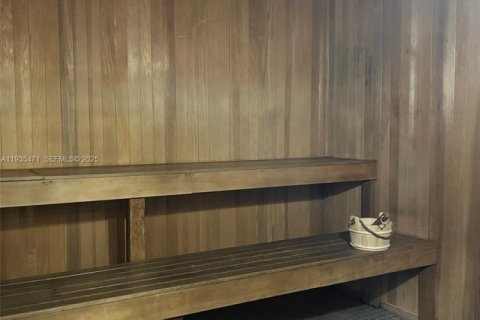 Condominio en alquiler en Miami, Florida, 1 dormitorio, 61.59 m2 № 1993684 - foto 10