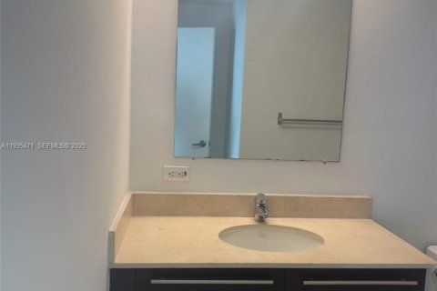 Condominio en alquiler en Miami, Florida, 1 dormitorio, 61.59 m2 № 1993684 - foto 21