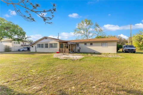 House in Apopka, Florida 4 bedrooms, 192.96 sq.m. № 1608041 - photo 19