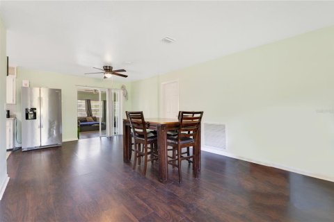 House in Apopka, Florida 4 bedrooms, 192.96 sq.m. № 1608041 - photo 6